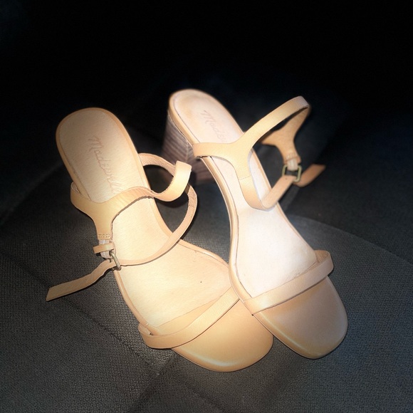 Women\'s Tan Strappy Sandals